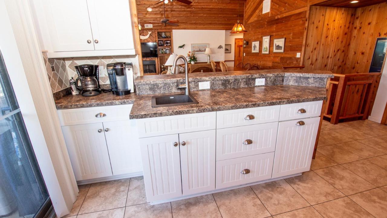 Wl933, Tale Of The Whale- Oceanfront, Private Beach Access, Gas Fireplace, Ocean Views Corolla Exterior foto
